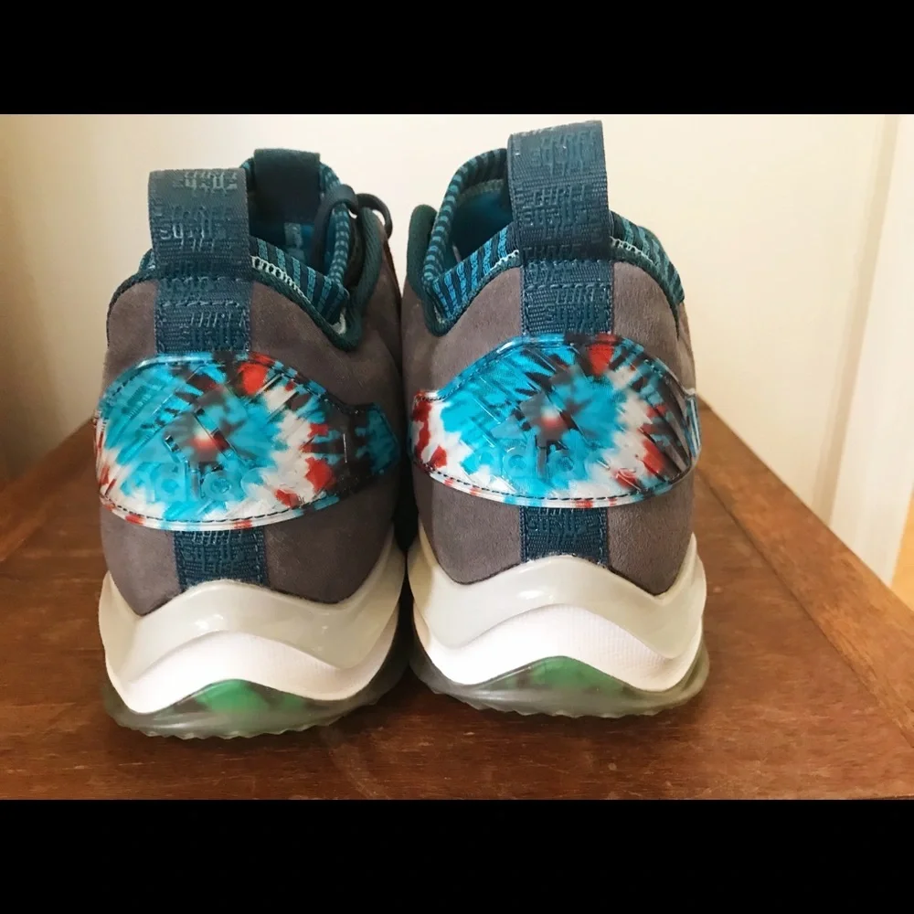 Adidas Icon Trainer Legend Sneakers